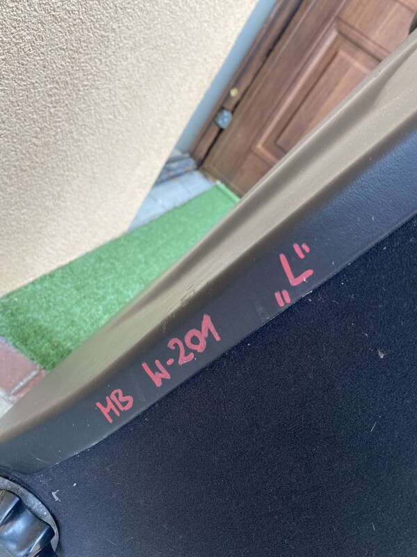 Elbląg Pozostałości - oryginalny fotel Mercedes w201