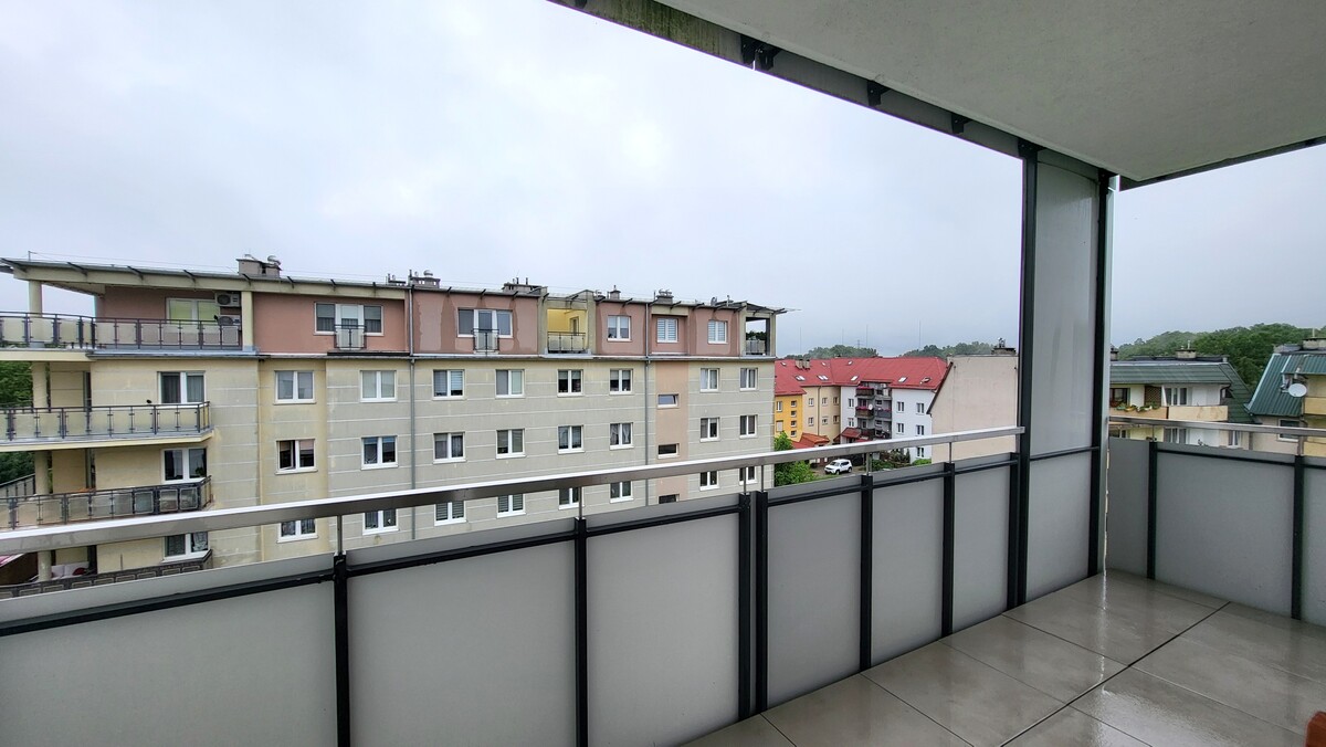 Elbląg KWADRAT NIERUCHOMOŚCI3 pokojebudynek z 2020 r. III piętro - windaduży balkonmedia z miastagaraż podziemny