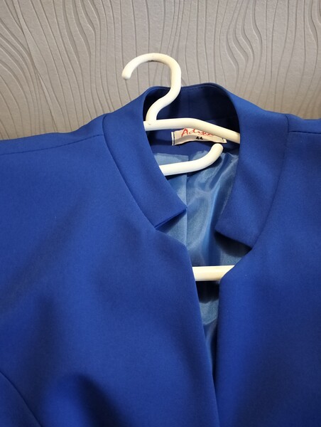 Elbląg Pilnie sprzedam kostium koloru fuksja, spódnica na podszewce, szyta na zamówienie, rozmiar 44..
Do tego są