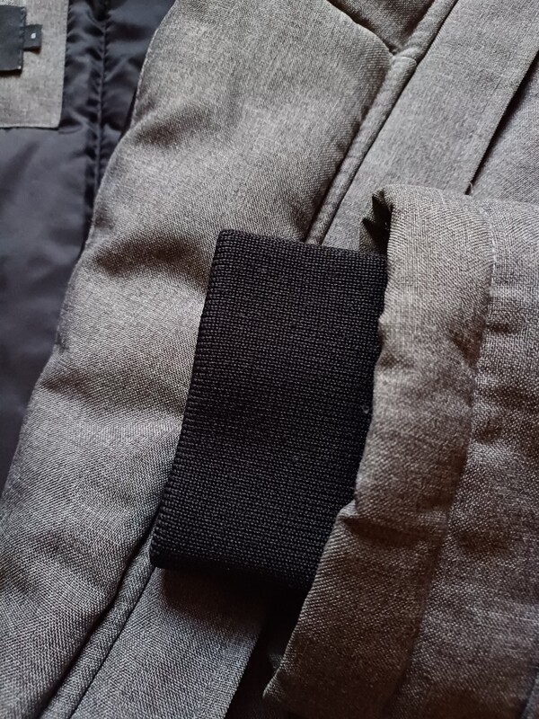 Elbląg NOWA
kurtka damska zimowa VERO MODA rozmiar S. Stan nowy idealny bez żadnych wad, kolor szary