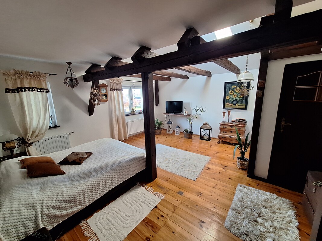 Elbląg Sprzedam dom w zabudowie bliźniaczej z dwoma garażami położony w Tolkmicku. Powierzchnia działki