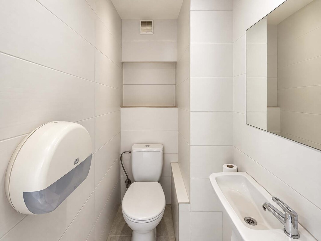 Elbląg DE FACTO NIERUCHOMOŚCI TWÓJ ZAUFANY PARTNER LOKAL UŻYTKOWY NA UL. STARY RYNEK W ELBLĄGU Z40 M2 - SALA OBSŁUGI I