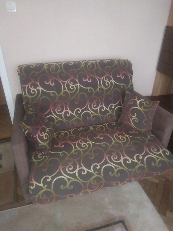Elbląg Okrągły stolik z 2 krzesłami
Kanapa rozkładana 175x120cm stan idealny
Sofa amerykańska 195x112 cm