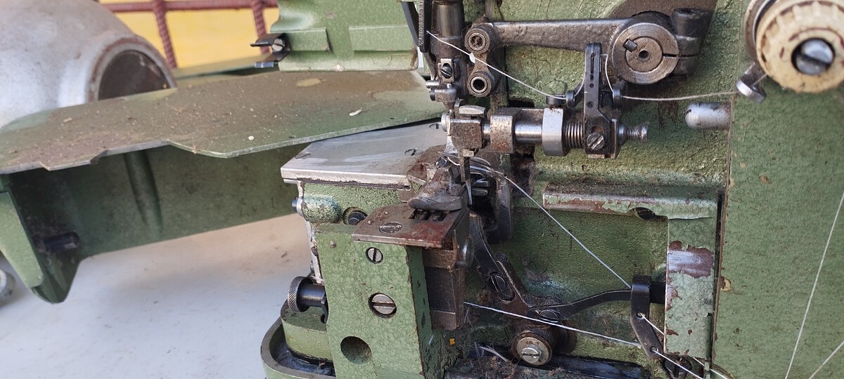 Elbląg Sprzedam overlock 3 nitkowy Textima. Zasilanie 380/220volt Zainteresowany/na ?dzwoń.