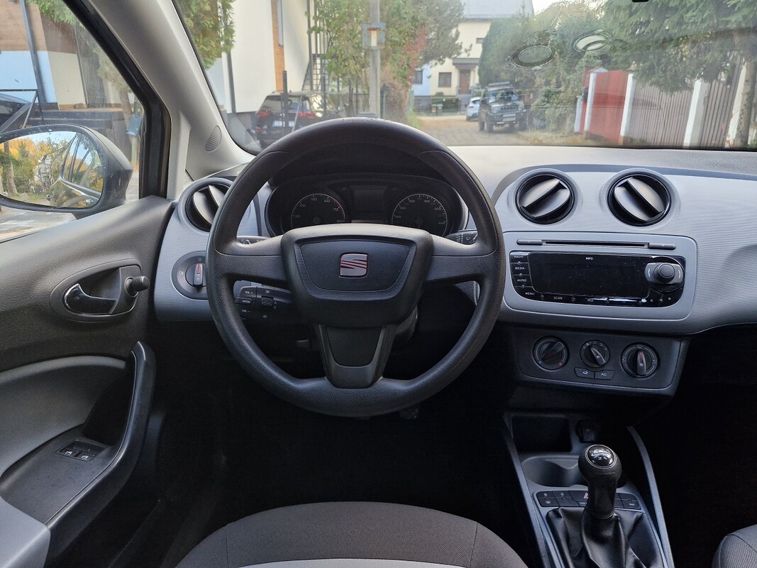 Elbląg Seat Ibiza1.2 BenzynaModel 2013Klimatyzacja181 tys kmZarejestrowana w Polsce
