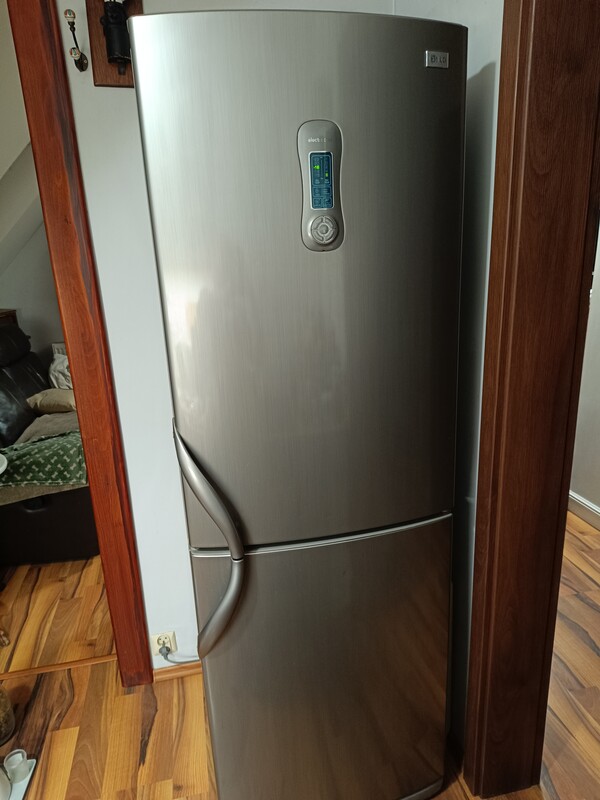 Elbląg Sprzedam lodówke z zamrażarką i kostkarką do lodu firmy LG Electrocool, Wymiary szer.60 wys.179cm. Odbiór