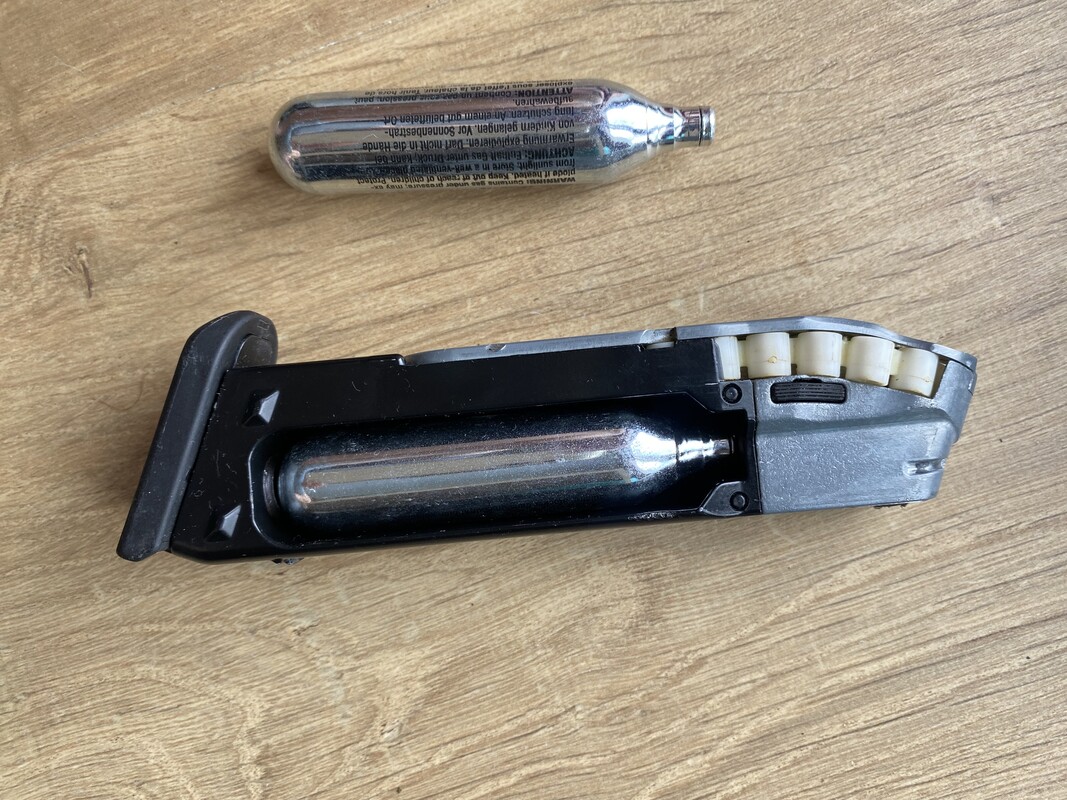 Elbląg Sprzedam pistolet wiatrówkowy firmy UMAREX na oficjalnej licencji Glocka. Wiatrówka ta to precyzyjna replika