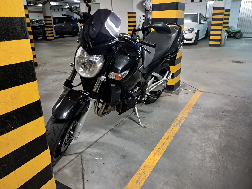 Elbląg Sprzedam motocykl Suzuki GSR600,2007 rok, stan bardzo dobry, przebieg 48 000 km, garażowany, nowa opona,