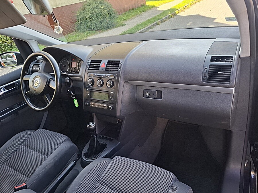 Elbląg VW TOURAN1.6 BenzynaZadbanyRodzinnyDługo opłatyNowy Rozrząd