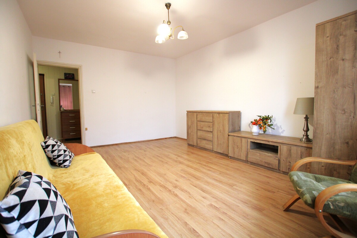 Elbląg NIERUCHOMOŚCI ANNA KRASZEWSKA Mieszkanie 1-pokojowe z balkonem i mediami miejskimi ul. Królewiecka,