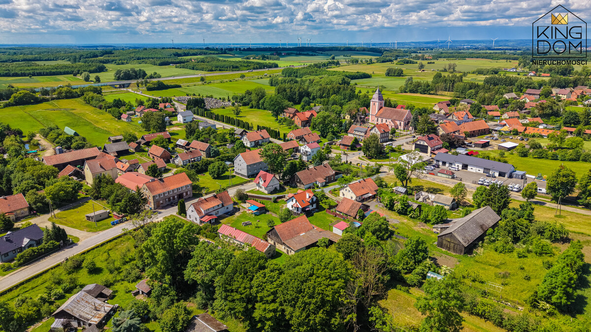 Elbląg KINGDOM NIERUCHOMOŚCI BLISKO CIEBIEWOLNOSTOJĄCY DOM JEDNORODZINNY Z GARAŻEM I BUDYNKIEM GOSPODARCZYMPOSADOWIONY