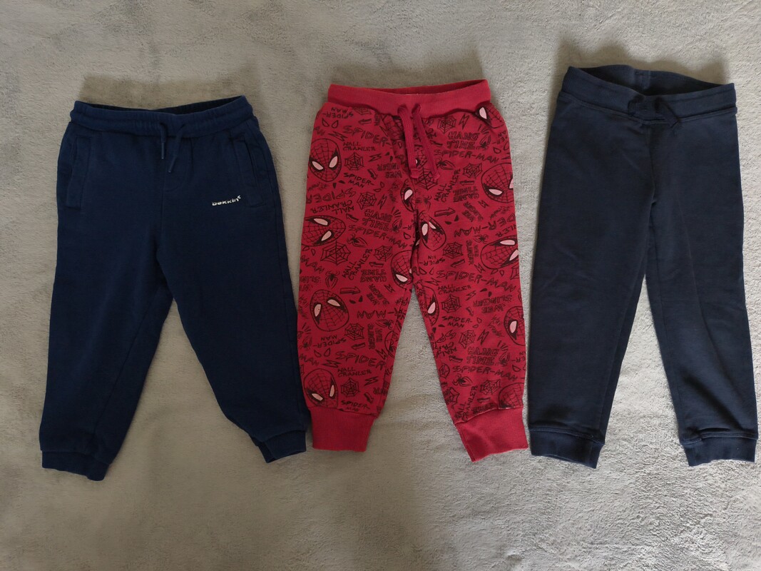 Elbląg Sprzedam spodnie chłopięce rozmiar 104,zestaw składa się z 19 sztuk. Spodnie noszone przez jedno dziecko, stan