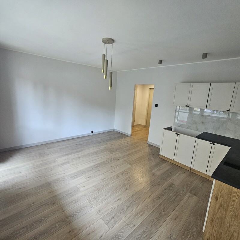 Elbląg 2-pokojowe mieszkanie po remoncie przy Parku Modrzewia! Duży balkon Pierwsze piętro Blok z lat 90 Cena: 337 000