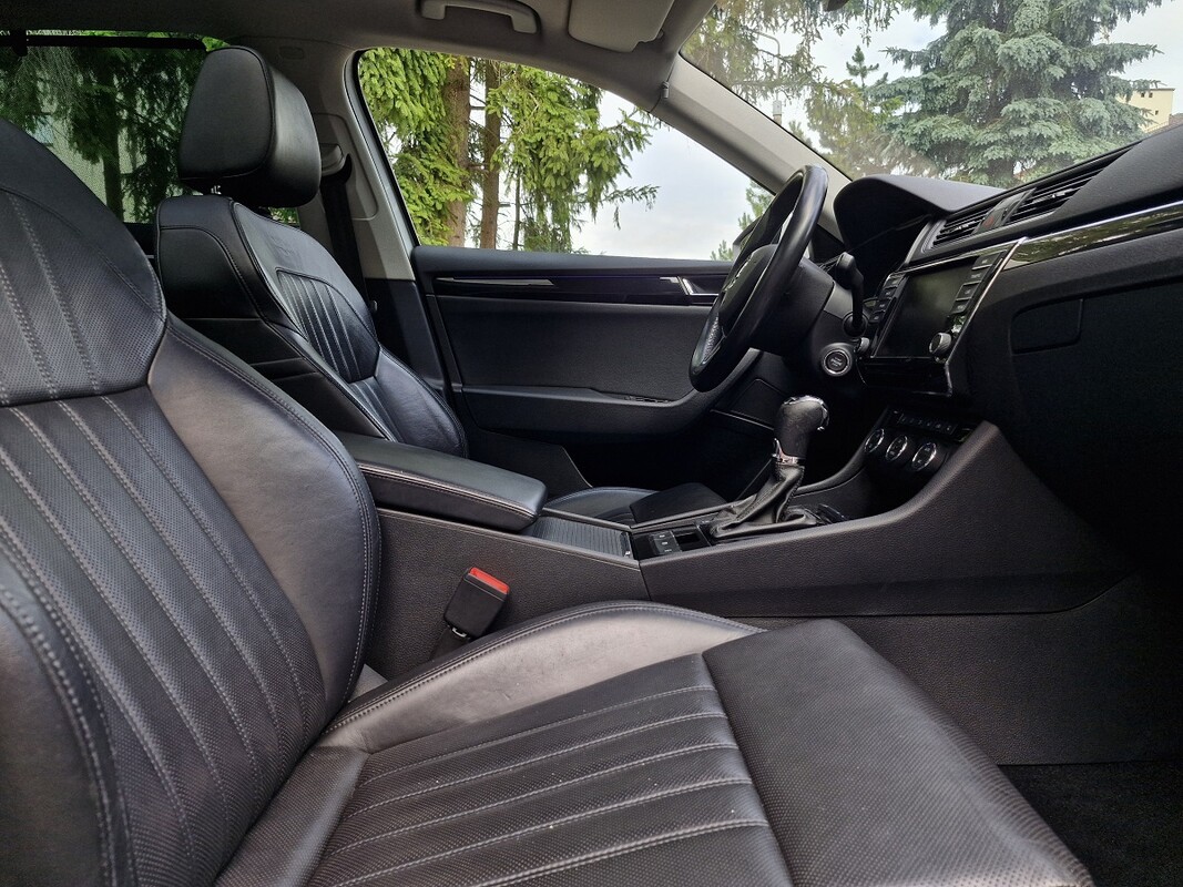 Elbląg Skoda Superb2.0 TDI ( 190 km )Model 2017Automatyczna Skrzynia BiegówPanoramiczny dachNapęd 4 x 4Wersja Laurin