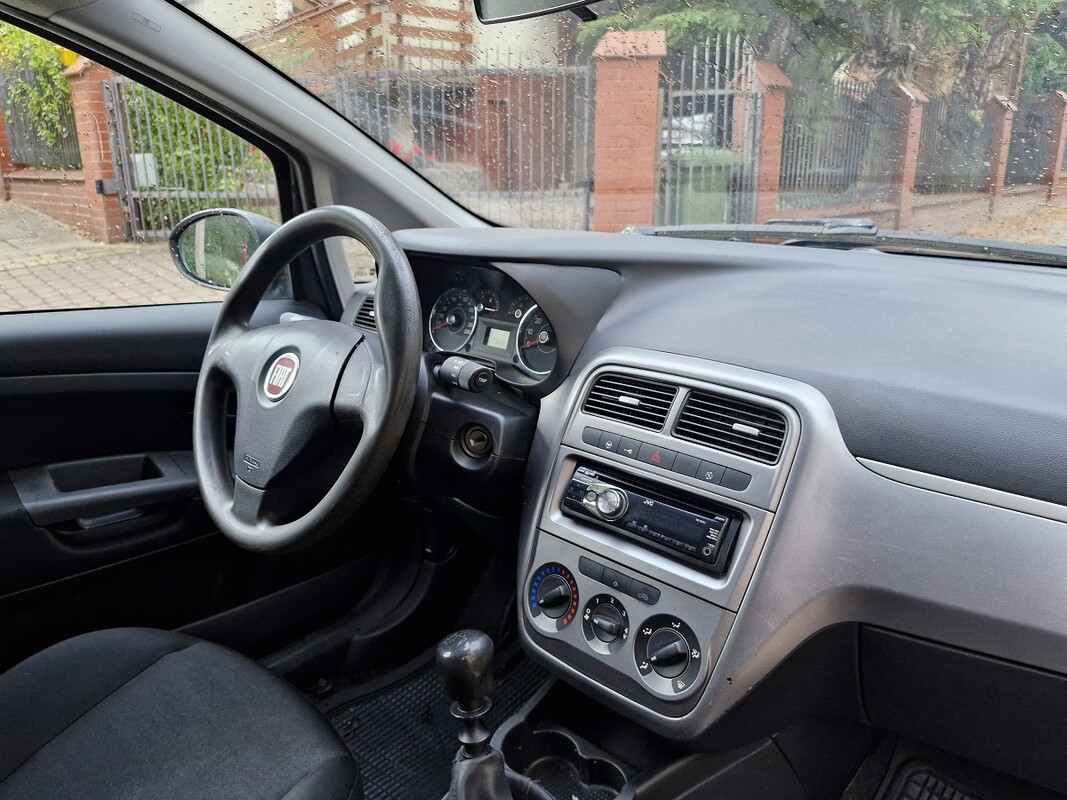 Elbląg Fiat Grande Punto1.4 BenzynaModel 2014KlimatyzacjaKupiony w Polskim Salonie