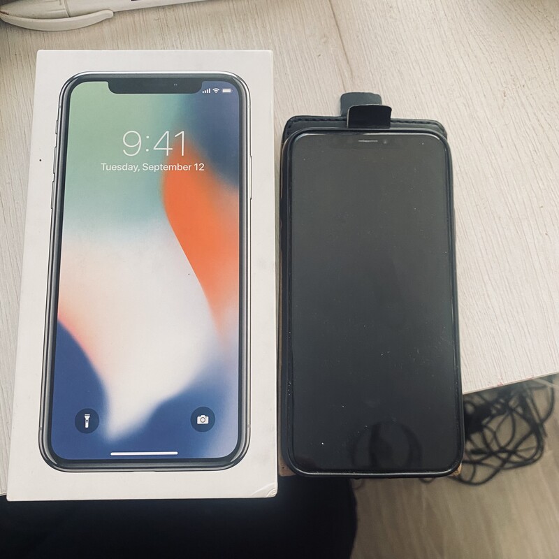 Elbląg Smartfon IPhone X Bateria na poziomie 75 %. Stan bardzo dobry. Zawsze używany był w etui.