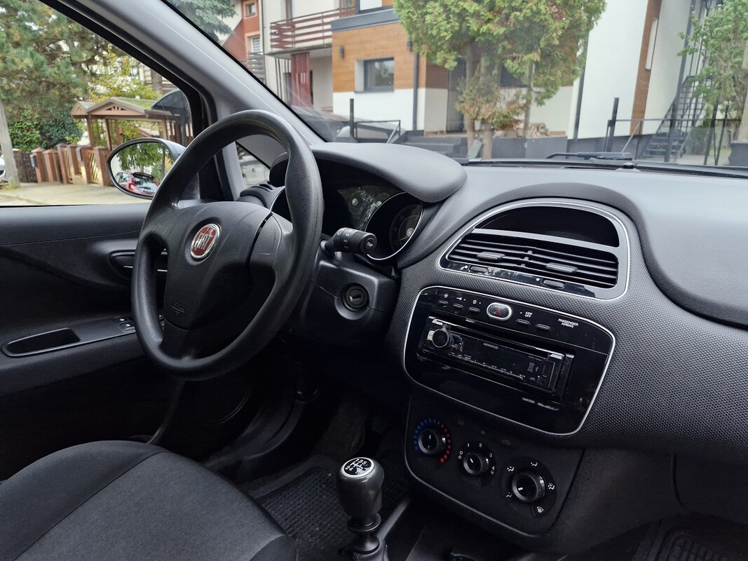 Elbląg Fiat Grande Punto1.4 BenzynaRok produkcji 2015Klimatyzacja172 tys kmKupiony w Polskim Salonie