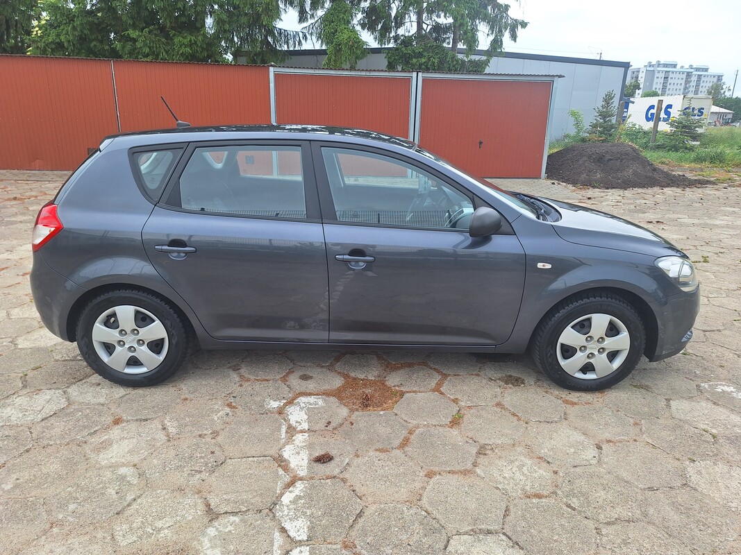 Elbląg Kia Ceed 1.4 CVVT 90 KM | Benzyna | Manual | Spirit |
Oferuję do sprzedaży Kia Ceed z 2011
