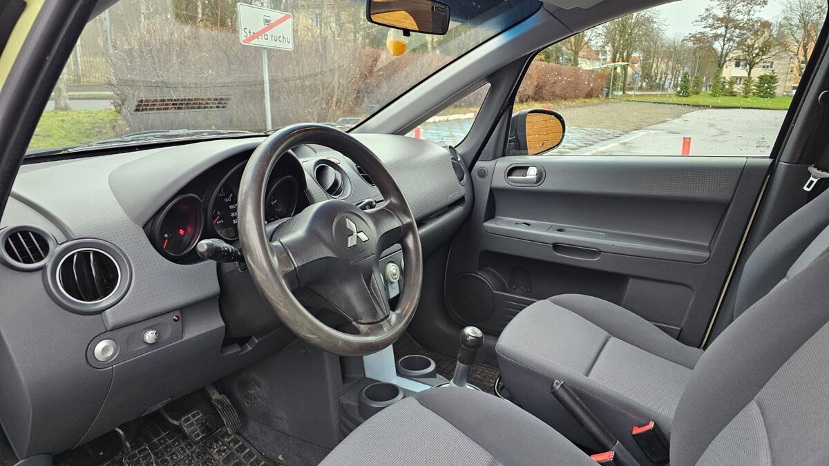 Elbląg Sprzedam Mitsubishi colt 2005 1.1 benzyna na łańcuszku.
Świeżo wyprana tapicerka
Klimatyzacja sprawna