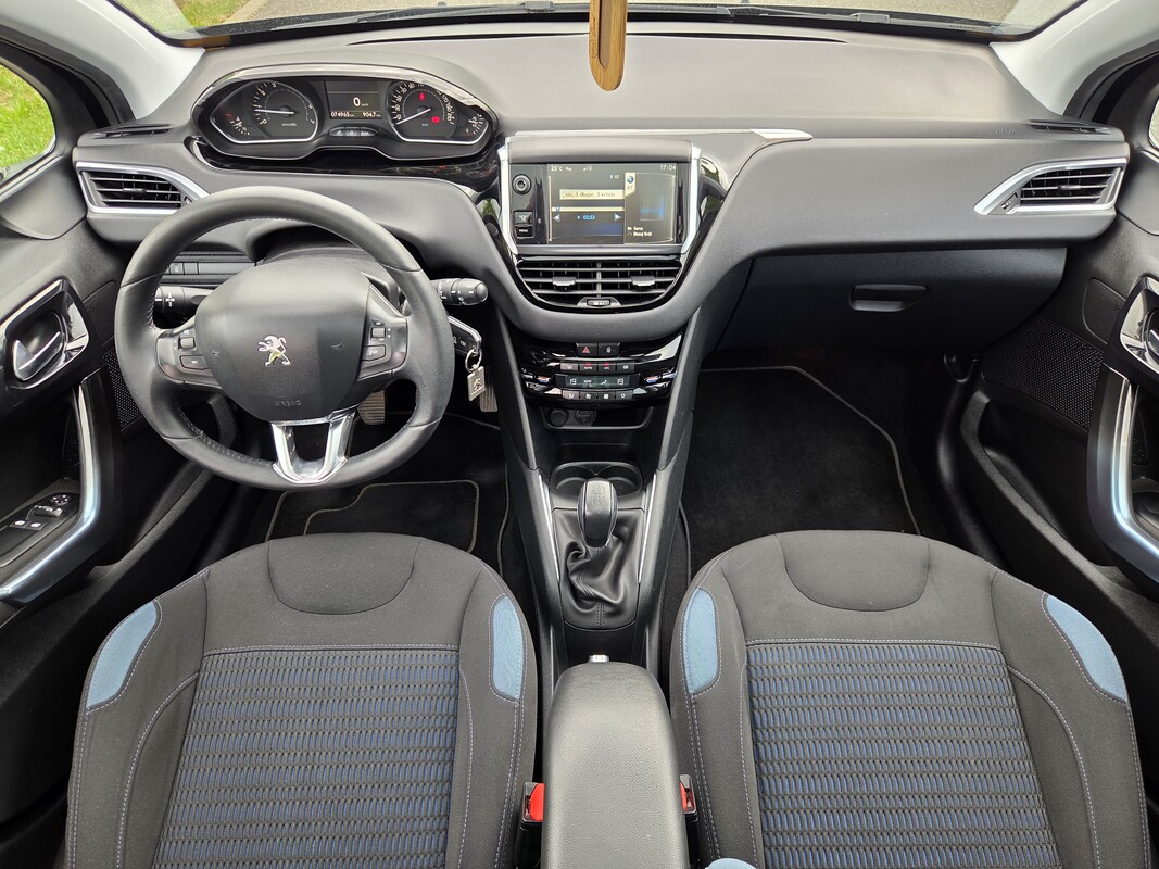 Elbląg Oferuję do sprzedaży zadbany egzemplarz Peugeot 208 w wersji Allure z chwalonym silnikiem benzynowym 1.4 VTI 95
