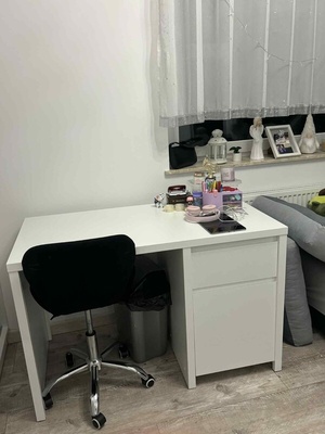 Elbląg Sprzedam nowe biurko dopiero złożone, ale rozmiar za duży. Nie pasuje do pokoju córki. cena w sklepie bleck red