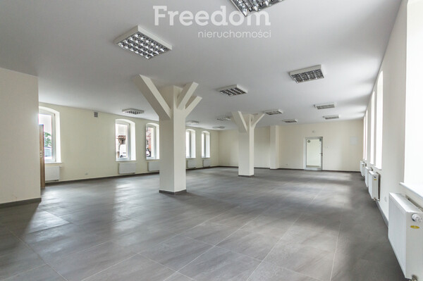 Elbląg FREEDOM NIERUCHOMOŚCIWynajmę lokal użytkowy - Elbląg, Zacisze.&nbsp;Lokal usługowy w centrum Elbląga –
