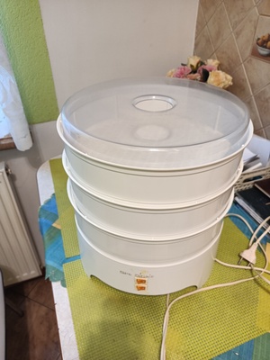 Elbląg Sprzedam suszarkę do grzybów, owoców i warzyw 3 sitka.