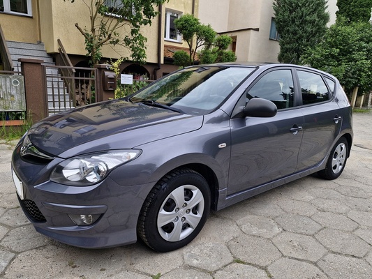 Elbląg Hyundai i301.4 BenzynaModel 2011KlimatyzacjaZarejestrowany w Polsce