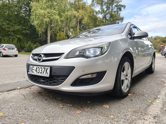 Elbląg Sprzedam Auto, Opel Astra J, 2014r. 1,7 CDTI 131km. W aucie zrobione hamulce (tarcze, klocki), przód i tył