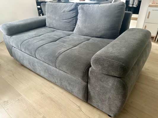 Elbląg Sprzedam używaną rozkładaną sofę. W stanie dobrym. Wymiary 185x95,powierzchnia po rozłożeniu 130x160.