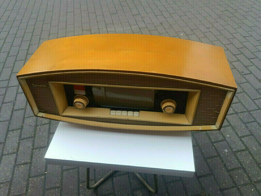 Elbląg Polskie radio z lat 60 Ramona, nie działa, po włączeniu świeci się tylko podświetlenie skali. Do negocjacji.