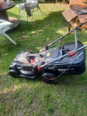Elbląg Sprzedam kosiarka elektryczną parkside performance PPRM 2000 B2 moc 2000W z napędem  na 2 letniej gwarancji