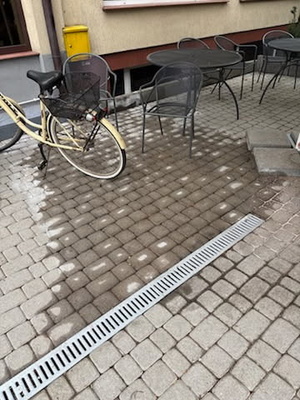 Elbląg Mycie wodą zdemineralizowaną elewacji szklanych szyb przeszkleń daszków dachów mycie myjkami
