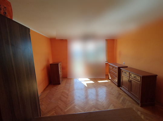 Elbląg Oddam meble: trzy komody i szafę
Stan: szafa: bardzo dobry, komody: dobry/dostateczny. 
Oferta dla osób