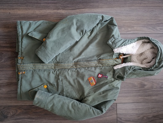 Elbląg Sprzedam dwie kurtki dla chłopca na zimę. Rozmiar 122/128.Stan dobry, do wyprania i szara ma rozdarcie małe