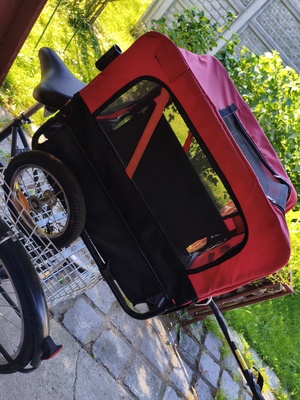Elbląg Sprzedam transporter doczepiany do roweru na dyszlu dla psa. Posiada siateczki przewiewne podczas jazdy