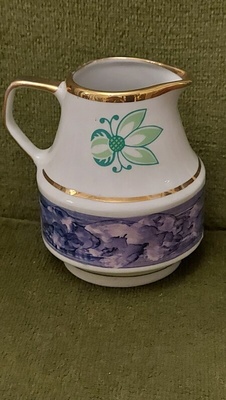 Elbląg CHODZIEZ Porcelanowy dzbanek stan bardzo dobry, sygnowany