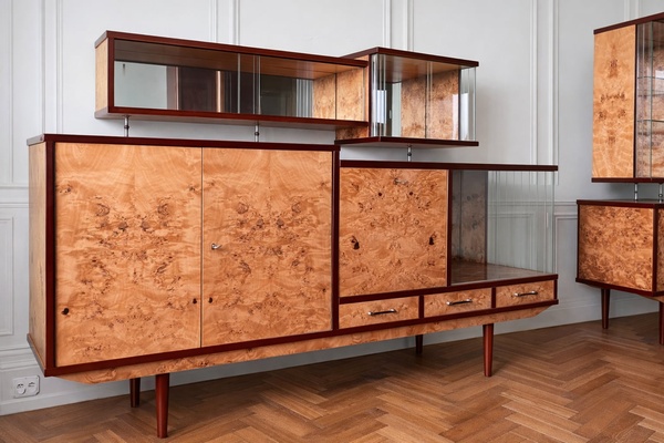 Elbląg Kredens artdeco lata 70-te, egzotyczne drewno, unikalny projekt i wybarwienie, stan dobry. Dolny element szer.