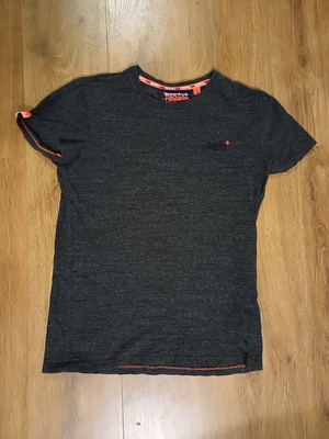 Elbląg Koszulka SUPERDRY rozmiar M stan doskonały beż wad