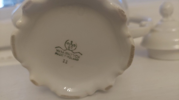 Elbląg Dzbanek porcelanowy sygnowany. WALBRZYCH