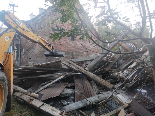 Elbląg Oddam drzewo z rozbiórki stodoły. wystarczy sobie załadować.