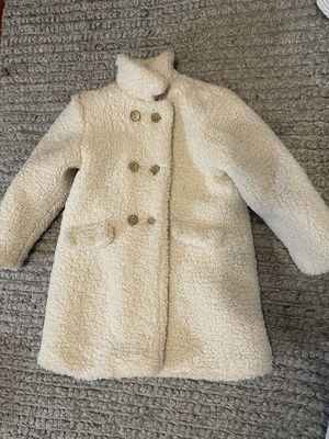 Elbląg Kożuszek dla dziewczynki r. 116-122,używany.