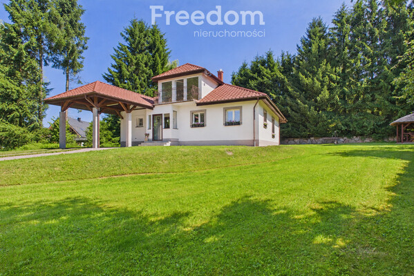 Elbląg FREEDOM NIERUCHOMOŚCISprzedam dom - Jagodnik. Dom usytuowany jest na dużej, zagospodarowanej działce,