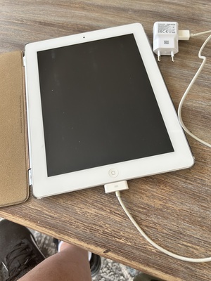 Elbląg starszy model ipad apple cena do uzgodnienia
