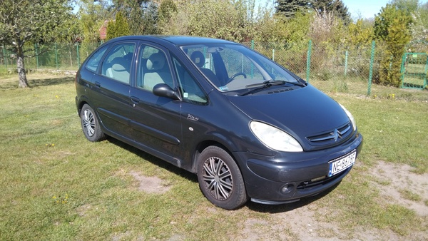 Elbląg Citroen w pełni sprawny, bardzo dobrze wyposażony jak na tamte czasy.. Auto nie jest nowe i ma wady estetyczne