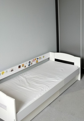 Elbląg Sprzedam łóżko dla dziecka 160x80 białe z szufladą pod spodem.