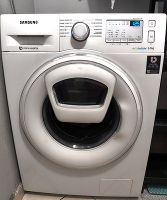 Elbląg Pralka Samsung Eco Bubble o pojemności 6kg z bardzo fajną funkcją Add Wash, czyli można zatrzymać pranie i