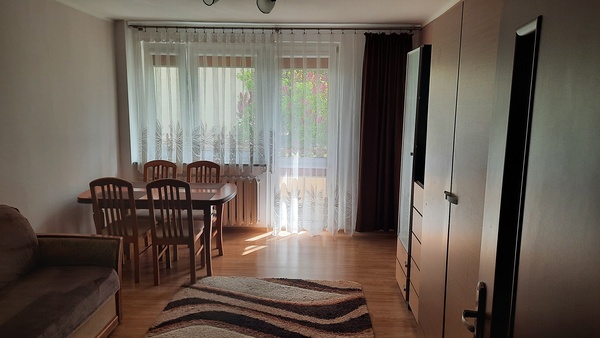 Elbląg Wynajem 2 pokojowego mieszkania na parterze z balkonem w Elblągu przy ulicy Matejki w pobliżu Centrum