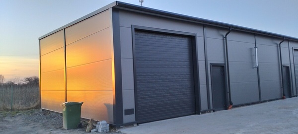 Elbląg Wynajmę Nową Halę Usługową lub Magazynową&nbsp; 100m2 ElblągWysoki standard&nbsp; Świetliki dachoweHala z płyty