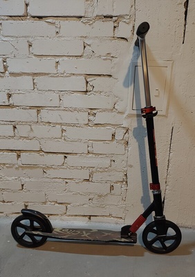 Elbląg Sprzedam hulajnogę składaną aluminiową X-cite do 100kg, 
regulowana kierownica, koła 20cm, 
Stan dobry, 
dwa